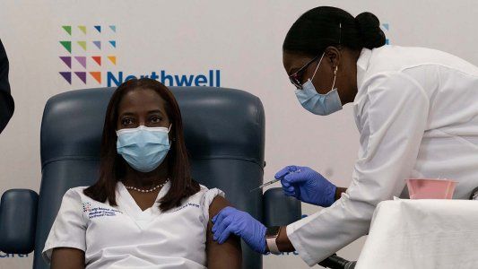 Estados Unidos: de la mano de Pfizer, empezó la vacunación masiva contra el Covid-19