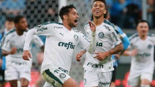 El golazo de Scarpa con el que Palmeiras gana en casa de Gremio