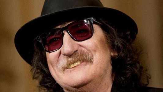 Charly García: “Llevaré mi vida al cine”