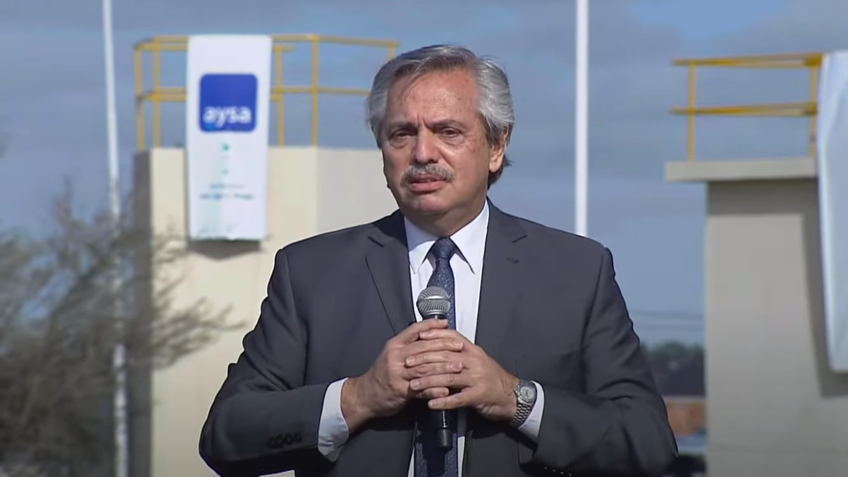 Alberto Fernández encabezó el acto de inauguración de una planta depuradora de AYSA