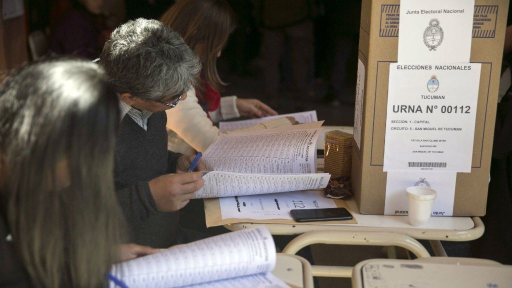 Condenaron a un fiscal de mesa de la Ciudad por robar el celular de una votante en las PASO. (Foto: archivo)