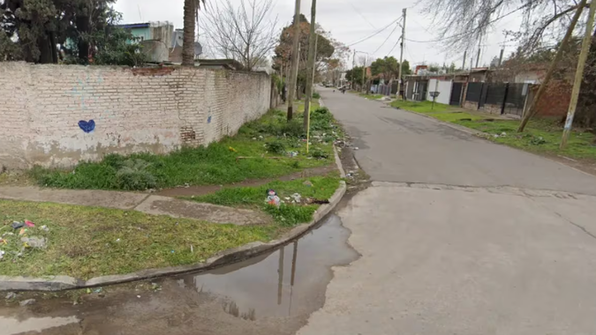 González Catán: acordó comprar una moto por Facebook y lo mataron cuando fue a buscarla. (Captura de Google Street)