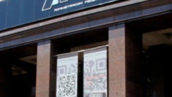 La recaudación tributaria de febrero aumentó 42,6% anual, muy por debajo de la inflación