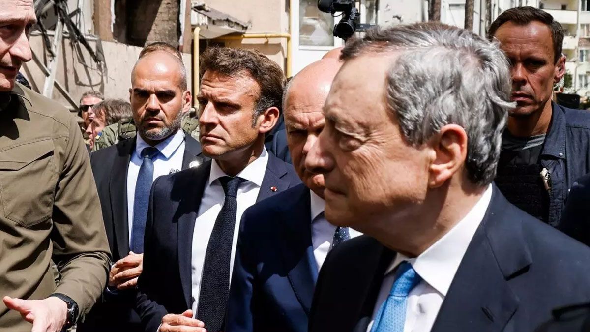 El primer ministro italiano, Mario Draghi estuvo en Ucrania, para dar el apoyo de Italia a Zelenski para que se sume a la Uni&oacute;n Europea (Foto: AP)