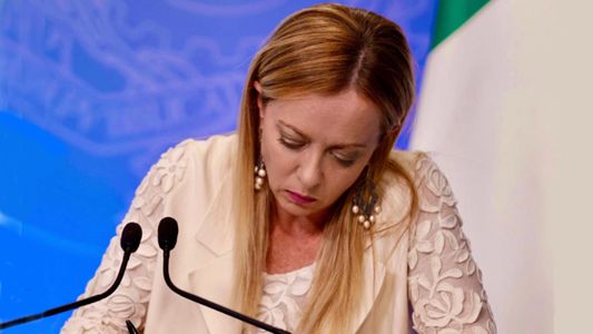 Tríos, orgías y una filtración: el escándalo que puso fin a la pareja de la primera ministra italiana