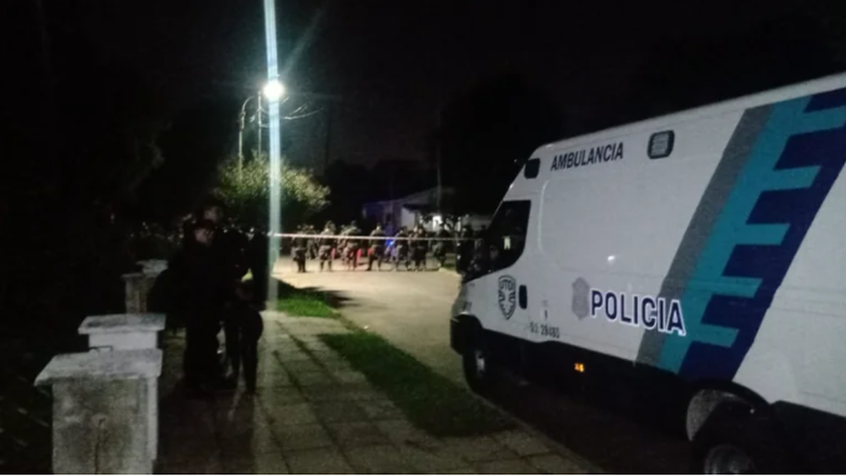 Tensión en El Palomar: un policía se atrincheró en su casa por un conflicto familiar y debieron llamar al Grupo Halcón