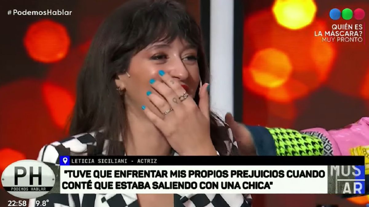 Leticia Siciliani lloró al recordar su primer beso con una mujer