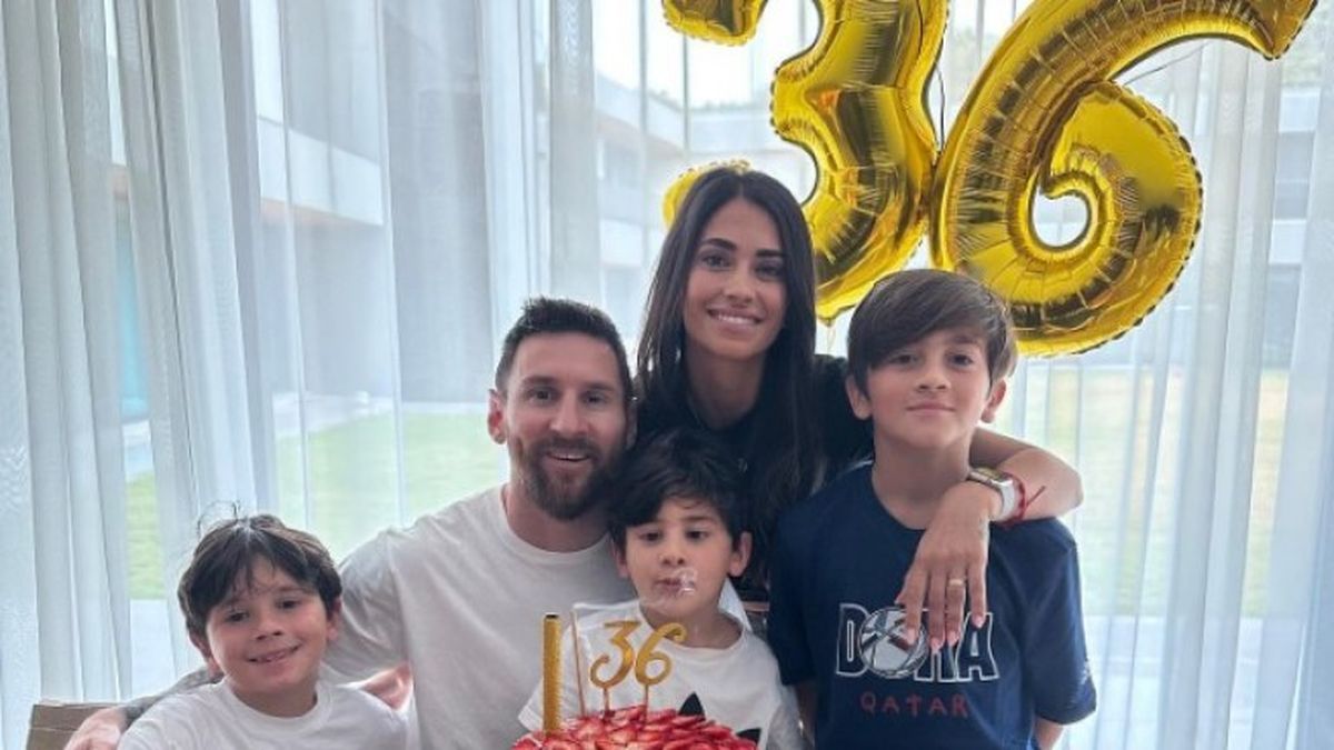 Lionel Messi festejó en familia. (Foto: NA)
