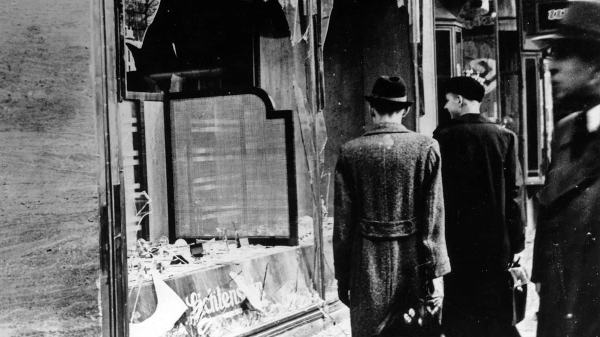 Las vidrieras de locales de jud&iacute;os, destruidos en la Alemania nazi de 1938 (Foto: gentileza History).