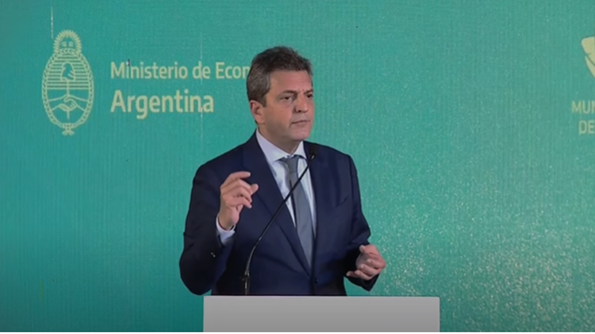 &nbsp;Monotributistas: Massa anunció cambios en las escalas y beneficios para el sector