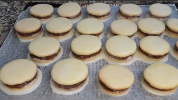 Alfajores cordobeses con dulce de membrillo y glasé: la receta irresistible para hacer en casa