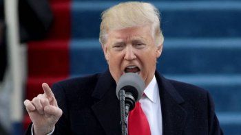Trump tuiteó sobre las protestas de Irán y escribió un mensaje en farsi