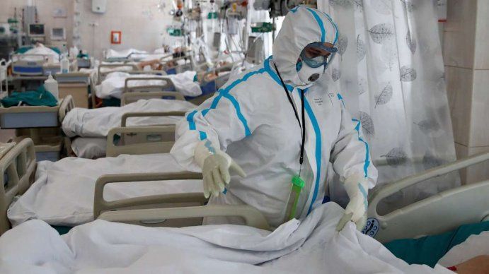 Un investigador español señaló al remdesivir y la dexametasona como los tratamientos más prometedores