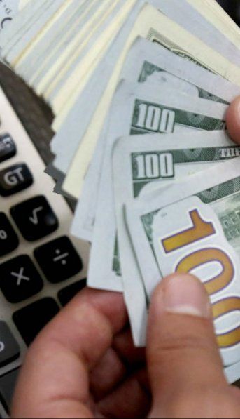 El BCRA compró US$ 30 millones: el mayorista volvió a la banda de flotación y el minorista subió a $38,47
