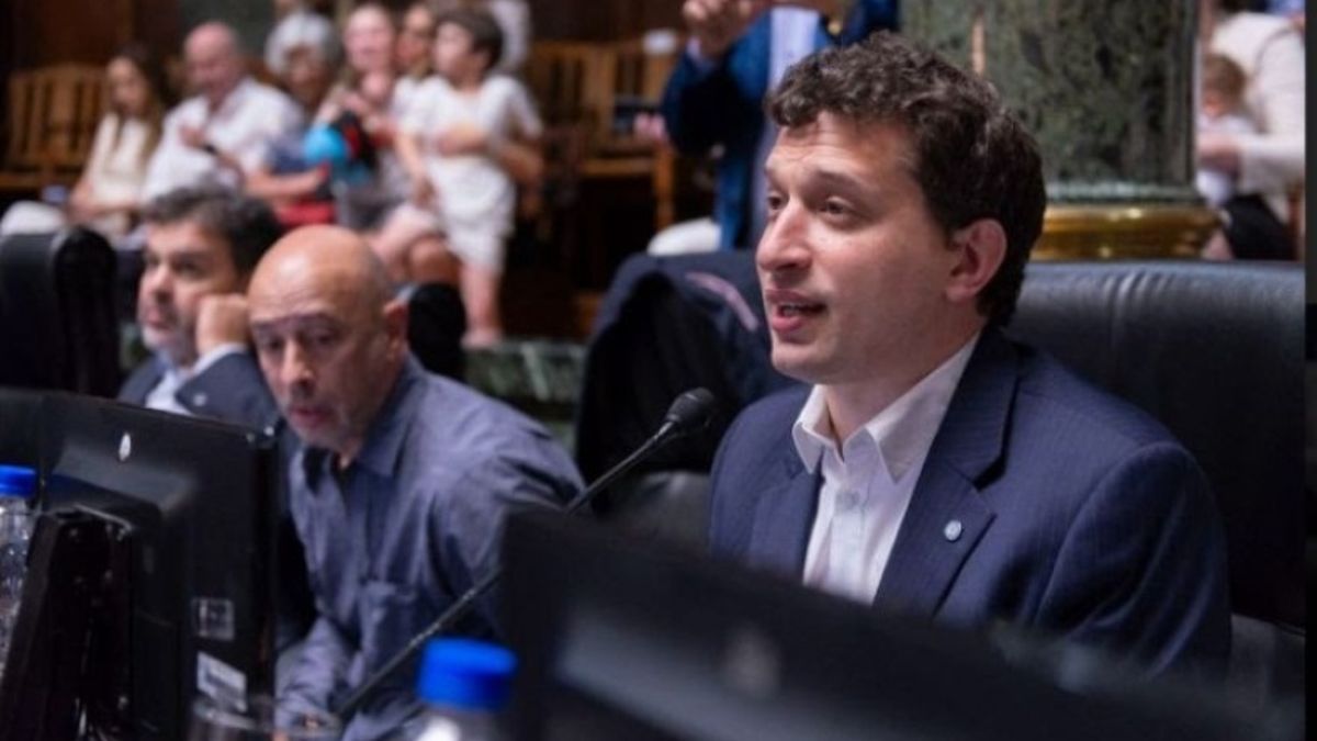 l legislador porteño Yamil Santoro tambien denunció penalmente ante la Justicia Federal a Alberto Fernández.