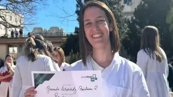 Quedó atrapada en un colectivo por la mochila y murió: los desgarradores mensajes de sus papás