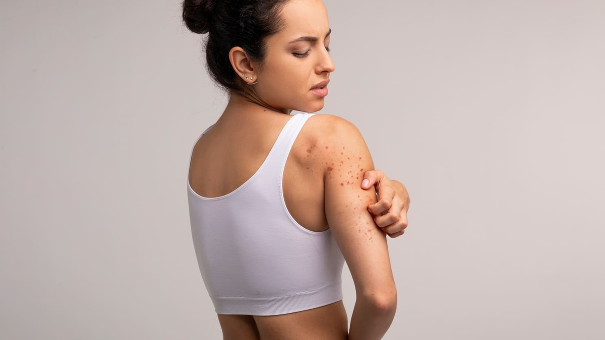 Calmar el estrés y utilizar cosmética natural ayuda a restaurar la barrera cutánea e hidratar la piel este jueves. Foto: Astrología y salud.