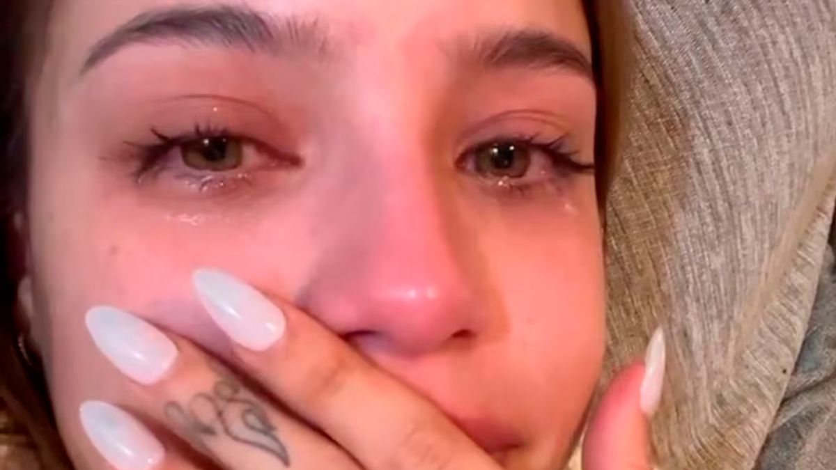 El peor momento de Emilia Mernes: la dura noticia que golpea fuerte en su carrera