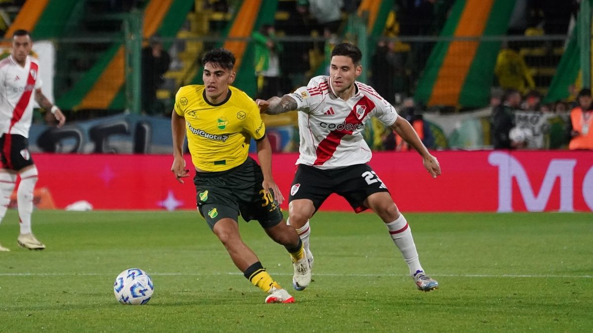 River y Defensa empatan en el comienzo. 