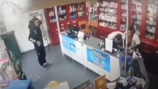 Persecución, tiroteo y muerte: el violento asalto que conmocionó a una ciudad y quedó grabado