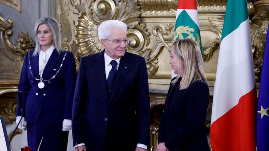 Giorgia Meloni juró como primera ministra de Italia y presentó su gabinete