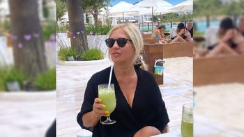 el destape de nora colosimo, la mama de wanda nara, a los 53 anos en ibiza