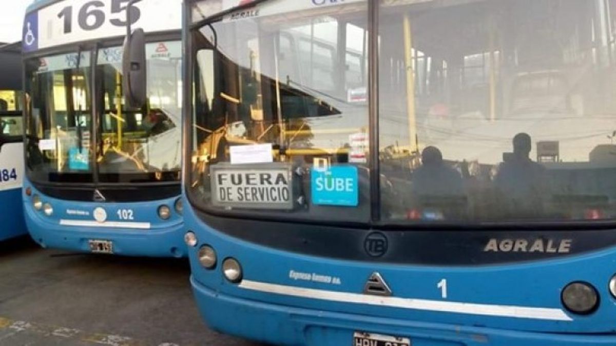 Paro de colectivos en el interior del país. (Foto: NA)