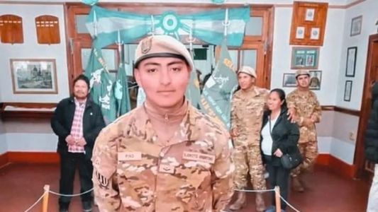 Lo hacían comer como un perro: denuncian al Ejército por el suicidio de un soldado de 19 años