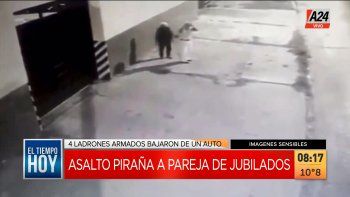 Así quedó desolada la pareja de jubilados tras el robo de su auto en Lanús (Foto: captura de TV). Así quedó desolada la pareja de jubilados tras el robo de su auto en Lanús (Foto: captura de TV).