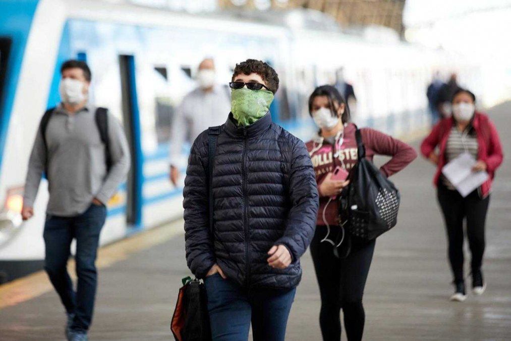 El Gobierno analiza flexibilizar el transporte público en el AMBA ante la baja de contagios
