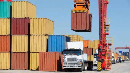 Cómo impactaría una eventual dolarización en las exportaciones argentinas