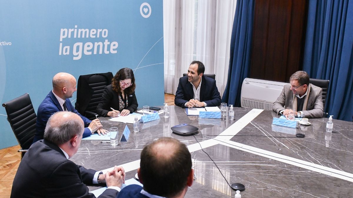 Reunión del Gobierno con las empresas lácteas por Precios Cuidados. (Prensa) Reunión del Gobierno con las empresas lácteas por Precios Cuidados. (Prensa)