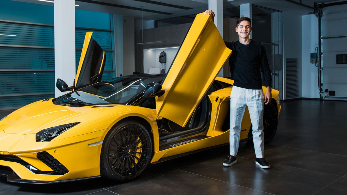 Lamborghini Aventador, el premio por sus goles para Dybala
