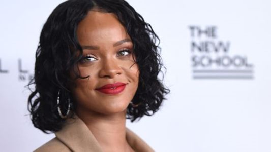 La venganza de Rihanna contra el bloggero que la llamó gorda