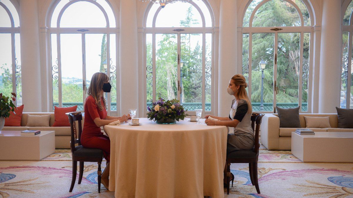 Ambas primeras damas compartieron un desayuno en el Palacio de La Moncloa