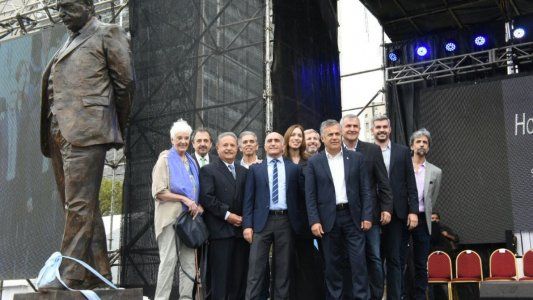 Aunque le pusieron la estatua al padre, Ricardo Alfonsín rompió la tregua con el Ejecutivo: “Acá gobierna el PRO, no Cambiemos”