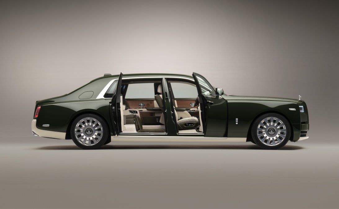 Convertirse en Director de Diseño de Rolls-Royce Motor Cars es el encargo más prestigioso y desafiante de la industria del lujo. Ofrece oportunidades únicas para la creatividad innovadora