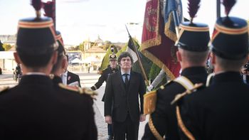 Milei fue recibido por Macron en el Palacio del Elíseo: reunión junto a ministros, gobernadores y empresarios