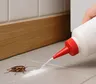 Ni lavanda ni ácido: el método más efectivo para combatir cucarachas en cocina y baño