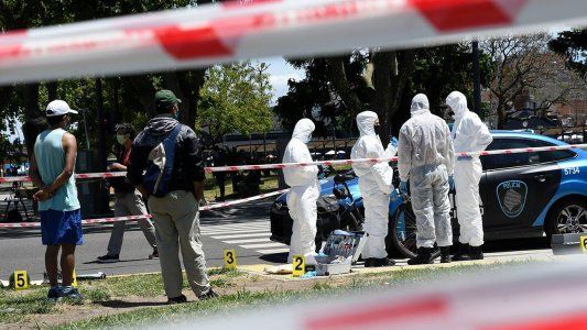 Asesinan de un disparo en el rostro a un hombre que paseaba en bicicleta por Retiro y hay un menor de 15 años detenido