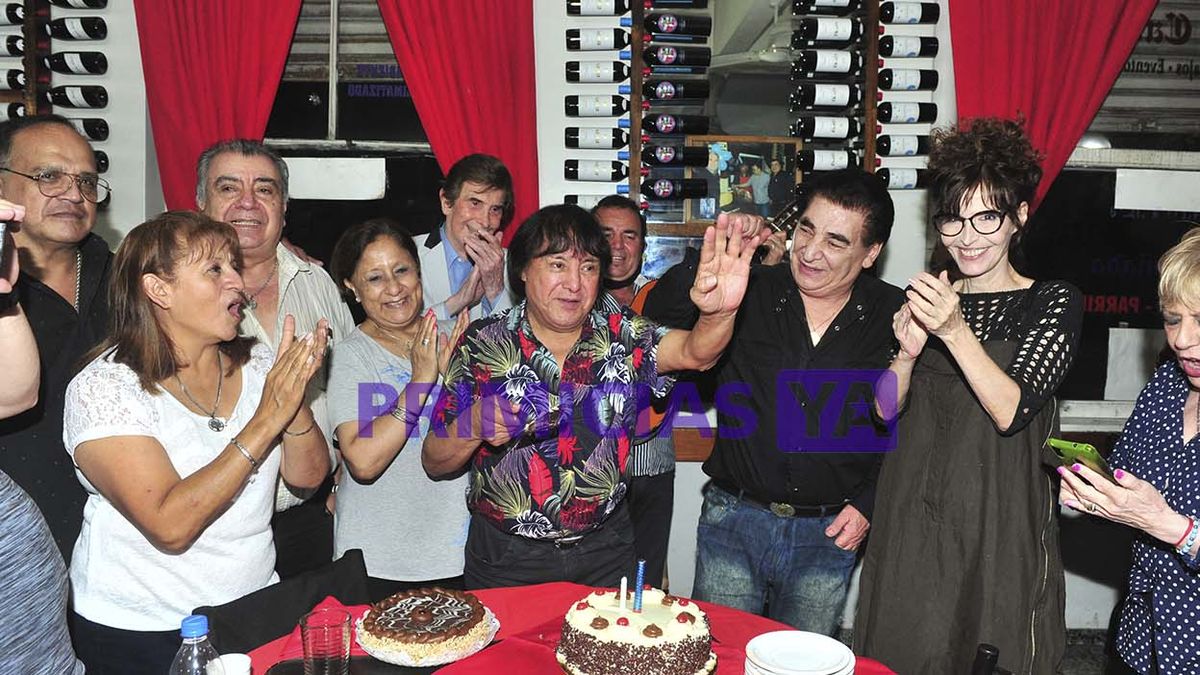 Los 76 de Ricky Maravilla a todo trapo: Silvio Soldán estuvo muy bien acompañado