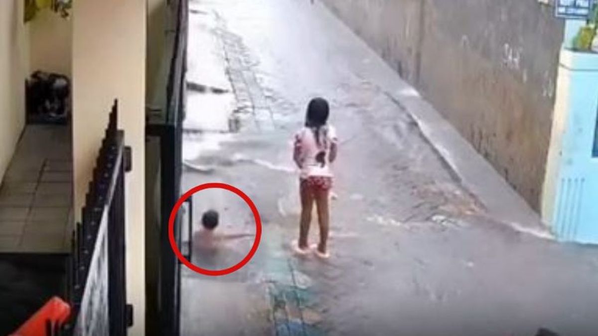 Un niño de 3 años murió tras caer en una alcantarilla mientras jugaba en la lluvia