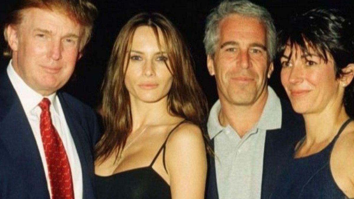 Trump con Epstein y su mujer, también enjuiciada. La mujer que aparece con Trump, no es ninguna de sus esposas. (foto: Gentileza NYPOST)