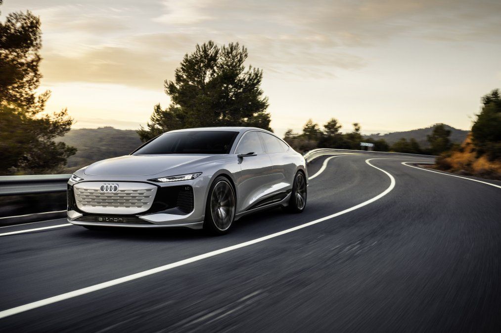 Audi presenta en Shanghái un concept-car de propulsión eléctrica con carrocería Sportback en la clase de lujo. Nueva base tecnológica: Plataforma Eléctrica Premium (PPE) a partir de 2022. Autonomía de más de 700 km