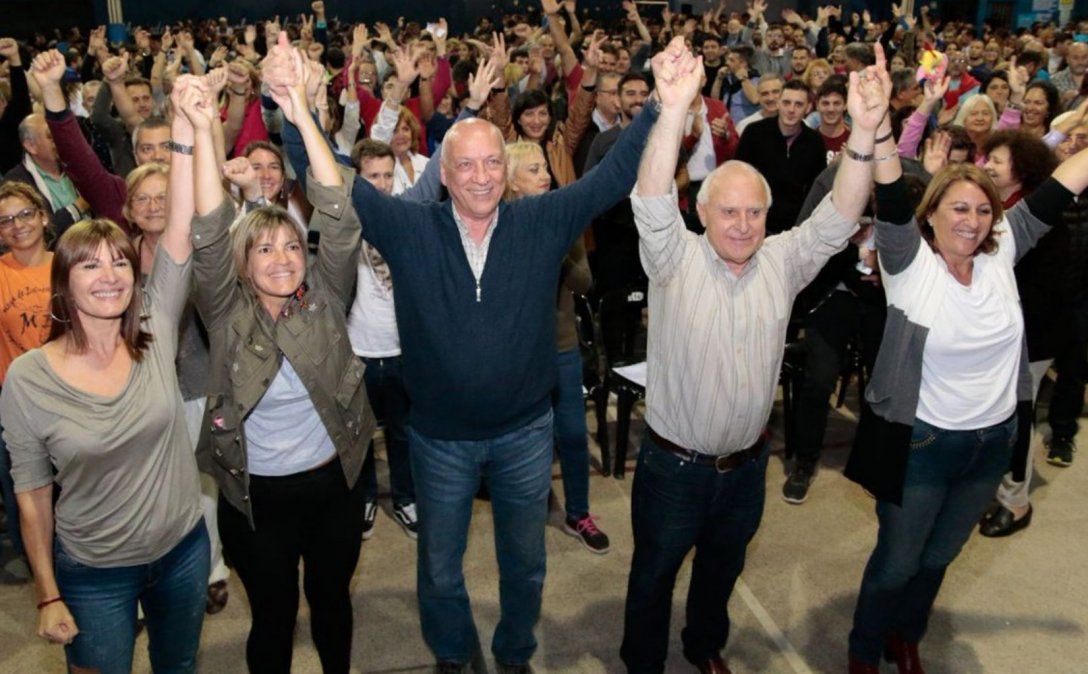 El socialismo en Santa Fe se adjudica el triunfo y dice que Bonfatti fue el candidato más votado