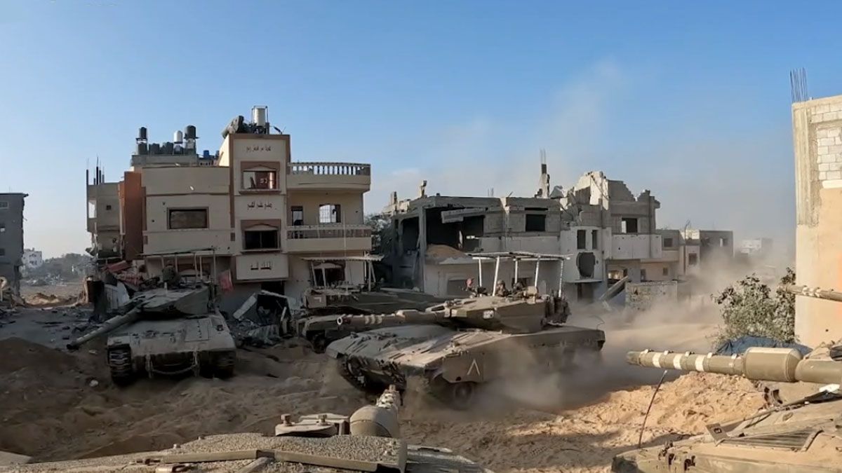 Mientras los tanques avanzan entre las ruinas de Gaza, crece el pedido internacional para que cesen los bombardeos israel&iacute;es (Foto: gentileza ABC).