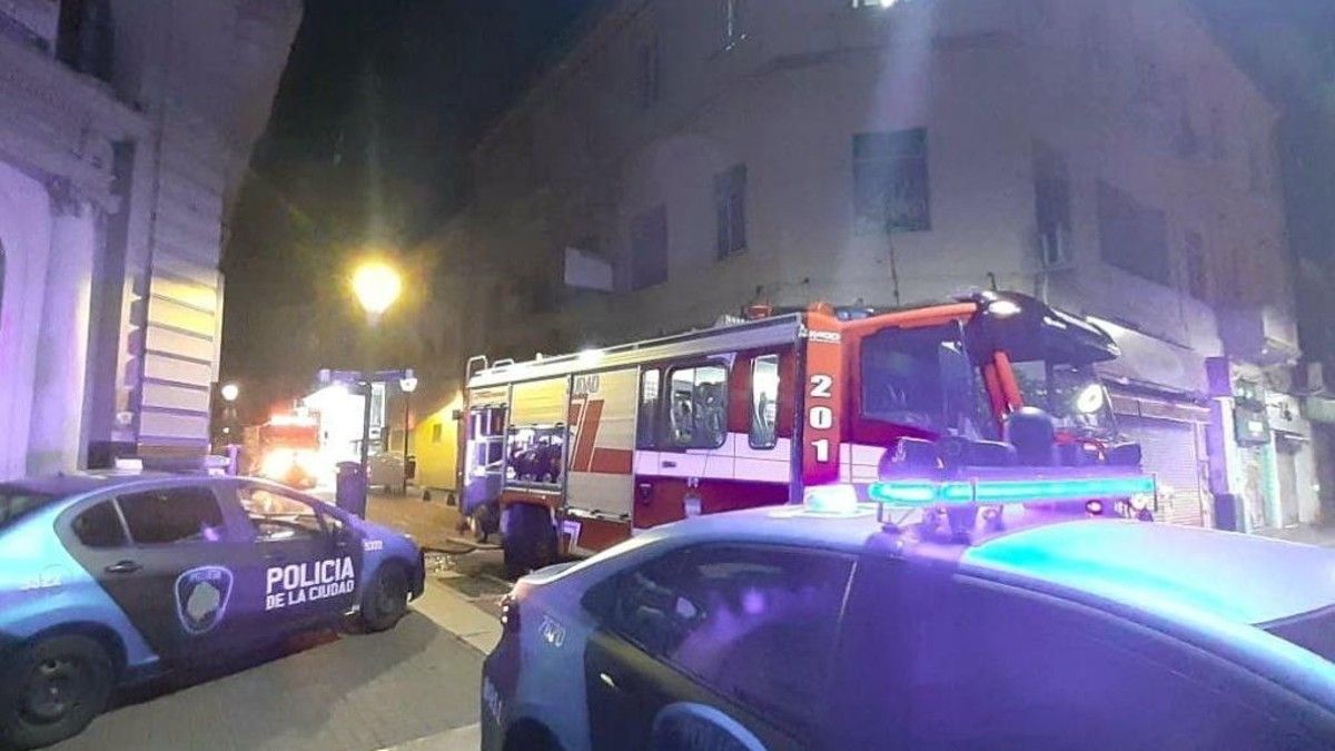 Se incendió un hotel en el centro porteño y una mujer fue encontrada muerta.