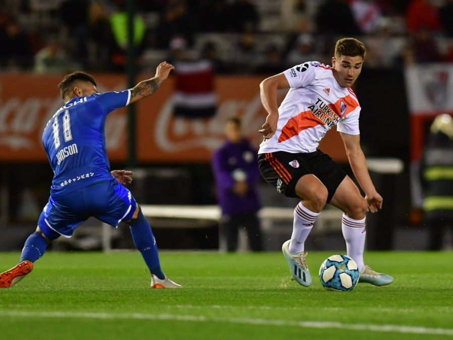 River perdió 2-1 contra Vélez en un partido emocionante en el Monumental y con el árbitro como protagonista
