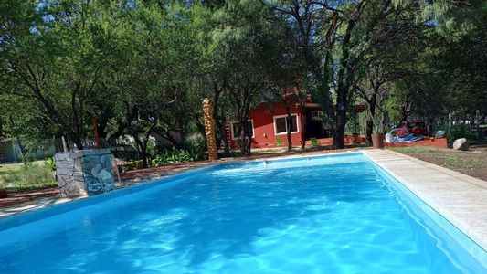 Córdoba: un nene de 2 años murió tras ahogarse en la pileta de un vecino