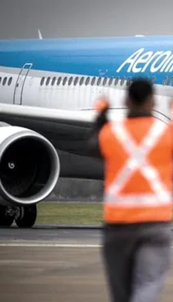 Un avión de Aerolíneas Argentinas sufrió un incidente grave al aterrizar en Aeroparque